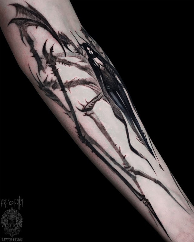 Татуировка мужская хоррор на руке ведьма – Мастер тату: Анастасия Юсупова