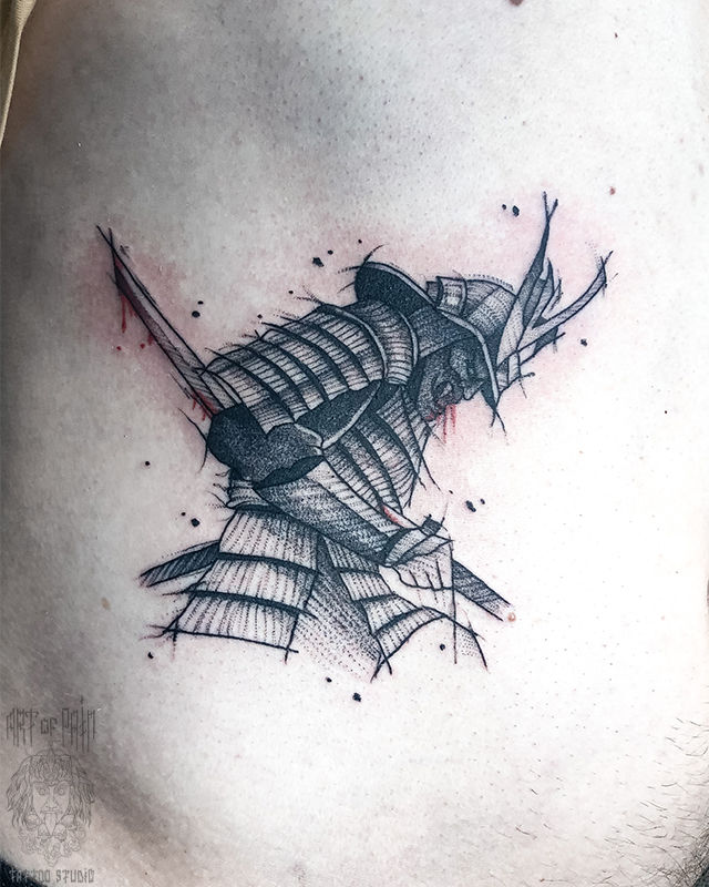 Татуировка мужская графика на боку самурай – Мастер тату: Мария Котова