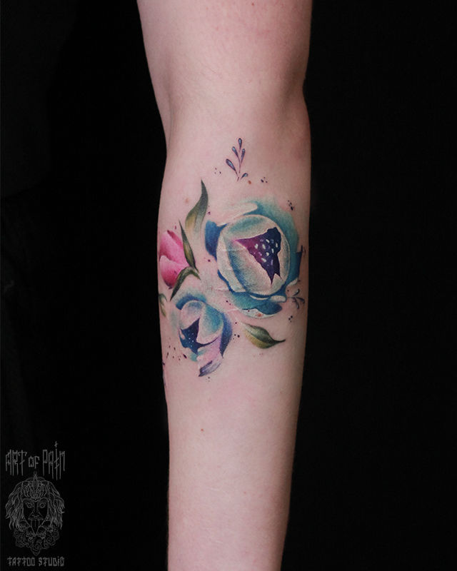 Татуировка женская нью-скул на предплечье цветы – Мастер тату: Анастасия Родина