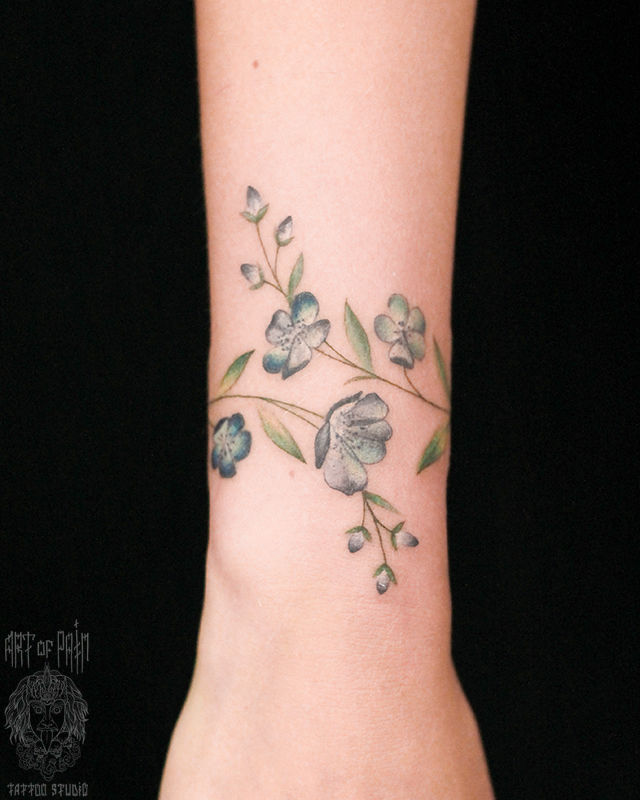 Татуировка женская реализм на запястье цветы – Мастер тату: Анастасия Родина
