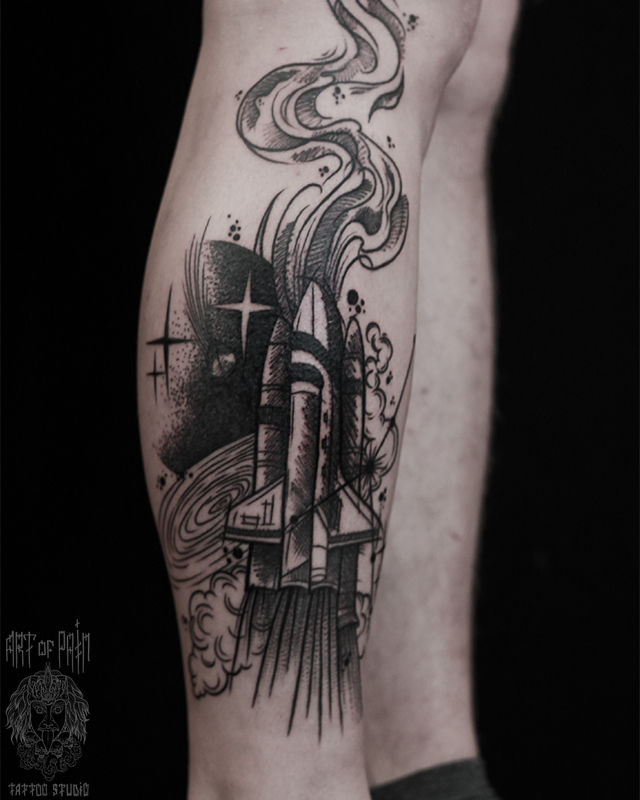 Татуировка мужская графика на голени космический корабль – Мастер тату: Анастасия Родина