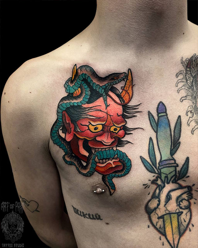 Татуировка мужская япония на груди Хання и змея – Мастер тату: Булат Бурганов