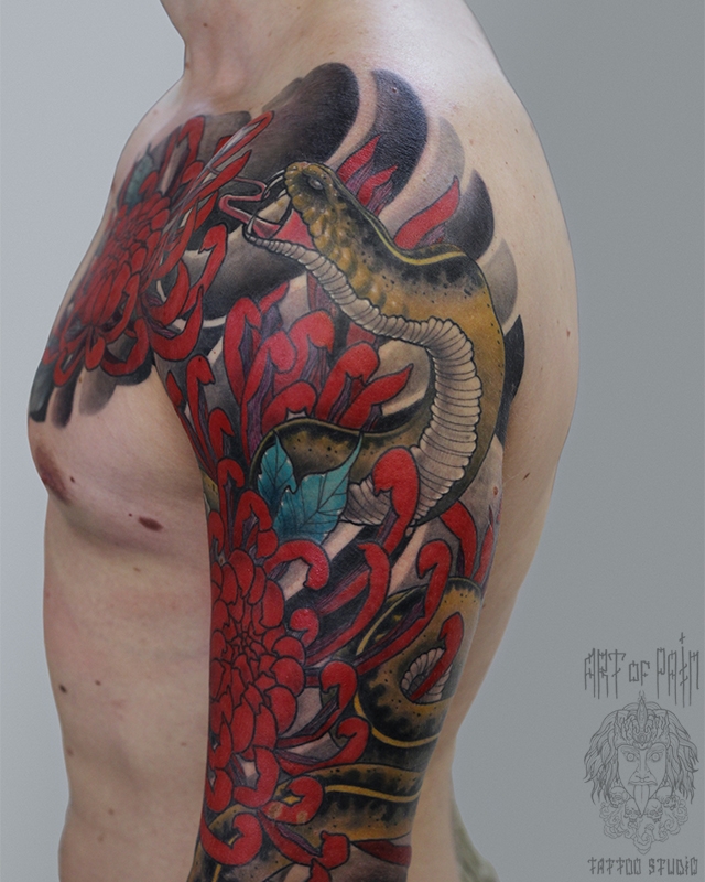 Татуировка мужская япония тату-рукав хризантемы и змея – Мастер тату: Марк Акулов