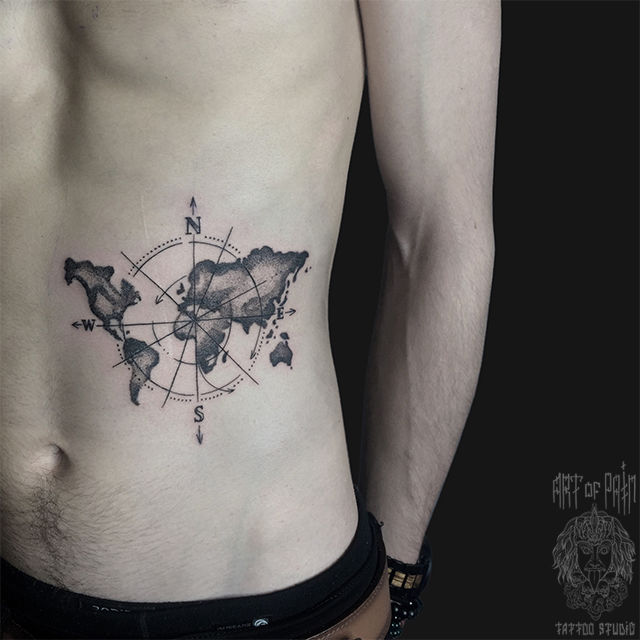 Татуировка мужская графика на боку карта – Мастер тату: Анастасия Юсупова