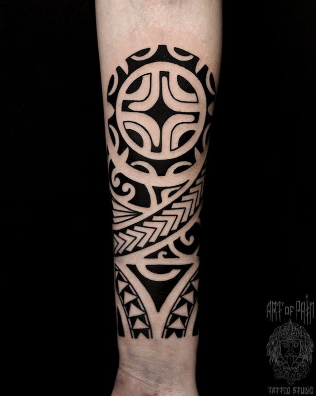 Татуировка женская полинезия на предплечье орнамент – Мастер тату: Юрий Хандрыкин