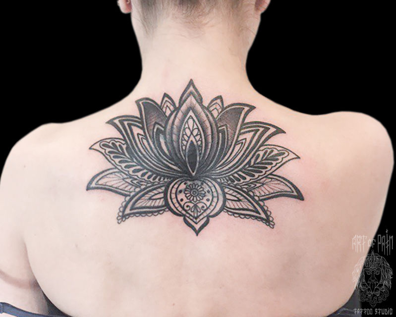 Татуировка женская орнаментал на спине лотос – Мастер тату: 