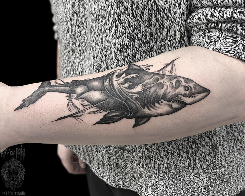 Татуировка мужская графика на предплечье акула – Мастер тату: 