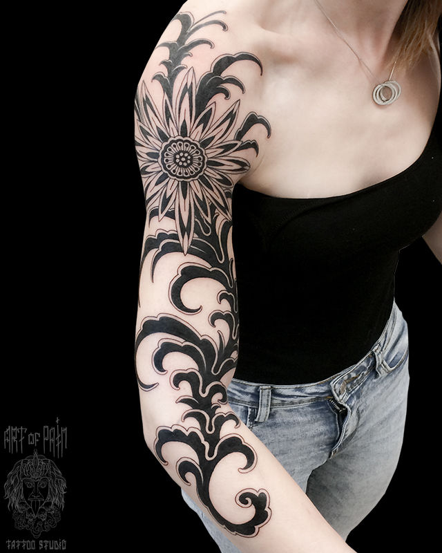 Татуировка женская графика на руке цветок – Мастер тату: 