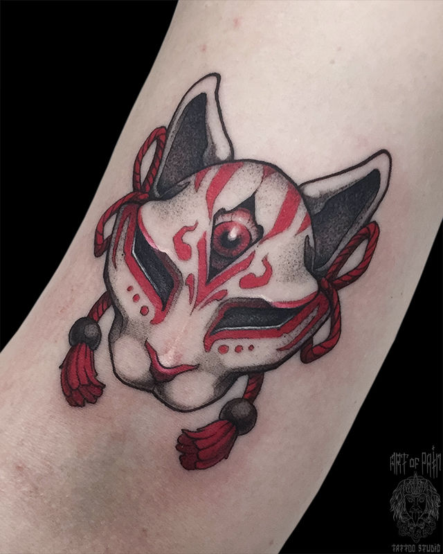 Татуировка женская япония и графика на руке кицуне – Мастер тату: Денис Марченко