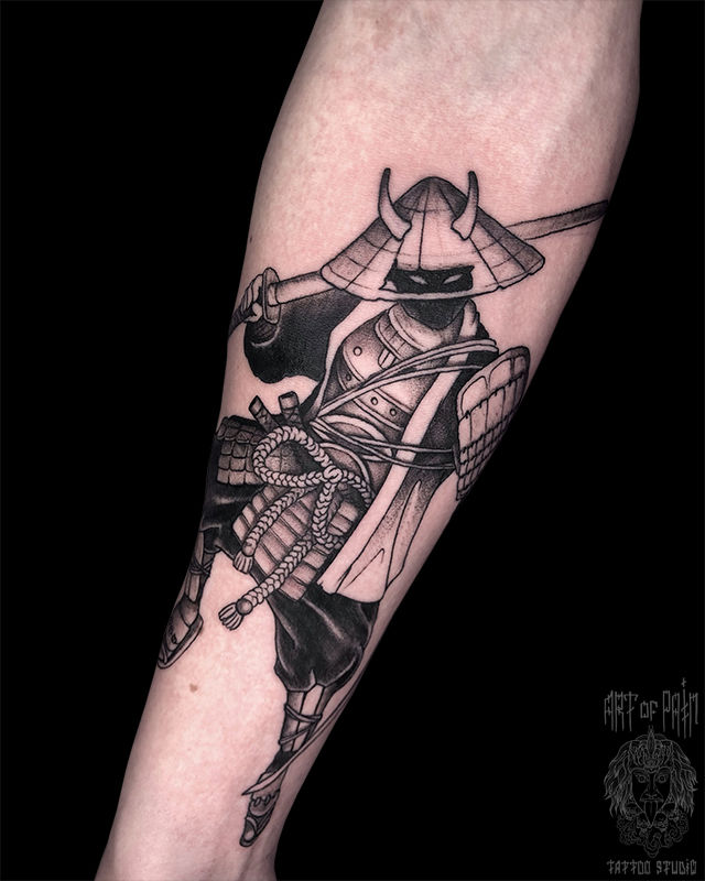 Татуировка мужская графика на предплечье самурай – Мастер тату: 