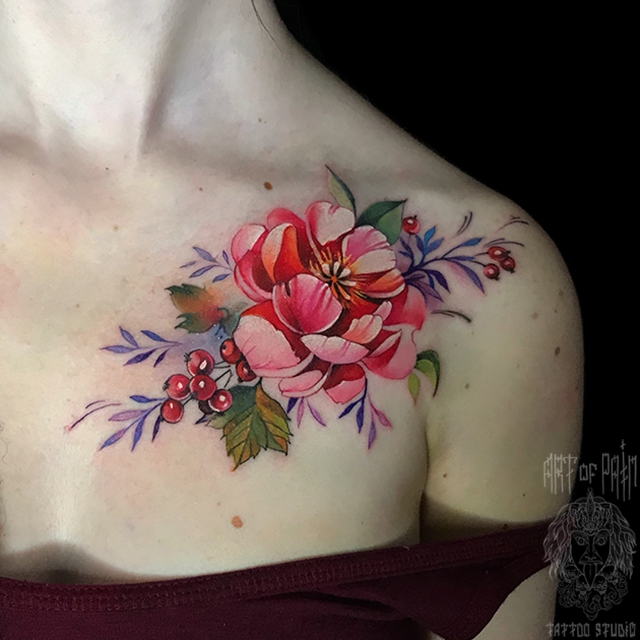 Татуировка женская реализм на ключице цветок – Мастер тату: 