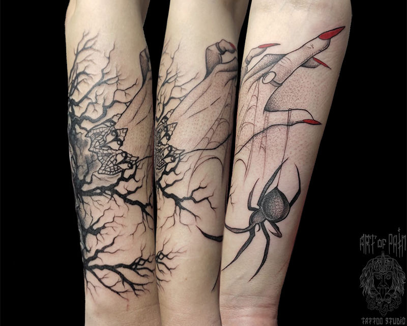 Татуировка женская графика на предплечье рука и паук – Мастер тату: Анастасия Кузнецова
