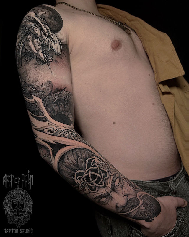 Татуировка мужская графика тату-рукав маг и дракон – Мастер тату: Денис Марченко
