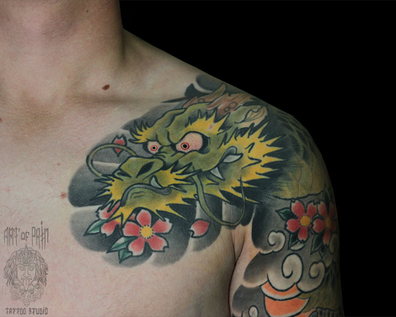 Татуировка мужская япония на груди дракон – Мастер тату: Марк Акулов