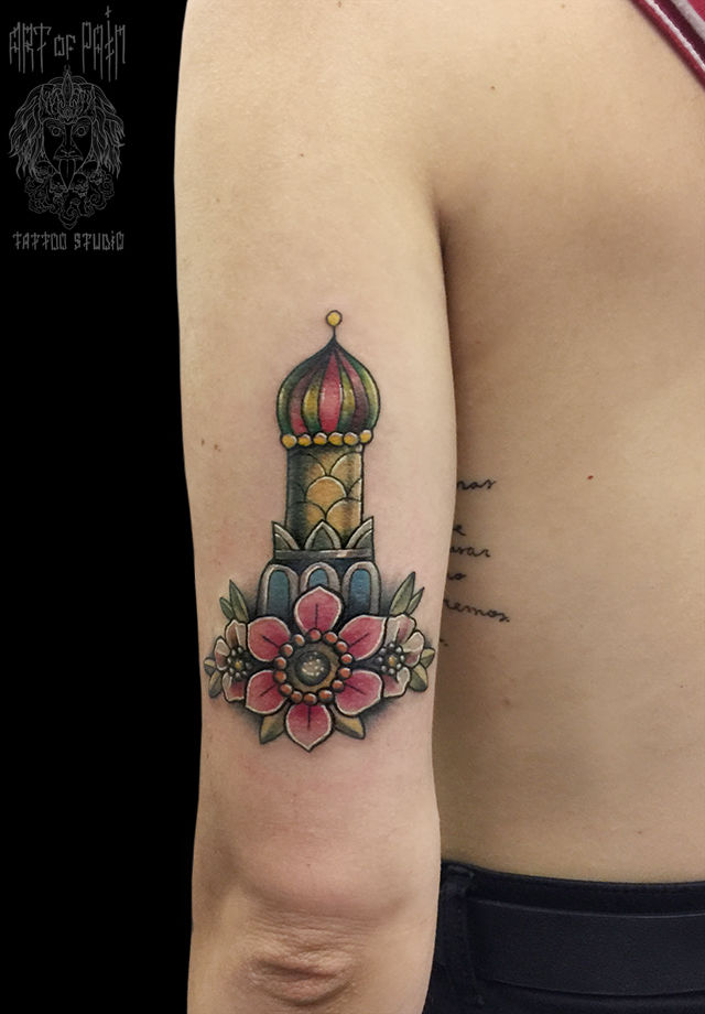 Татуировка мужская олд скул на руке купол и цветок – Мастер тату: Юрий Хандрыкин