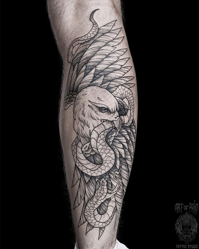 Татуировка мужская графика на голени сокол и змея – Мастер тату: Мария Котова