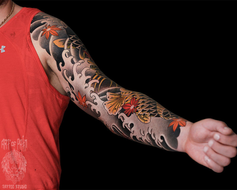 Татуировка мужская япония тату-рукав карпы, волны, клен – Мастер тату: Марк Акулов