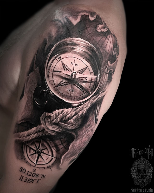 Татуировка мужская реализм на плече компас – Мастер тату: 