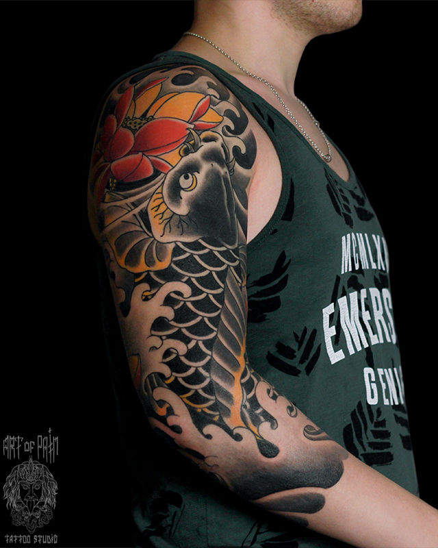 Татуировка мужская япония тату-рукав карп, лотосы, вид сбоку – Мастер тату: Марк Акулов