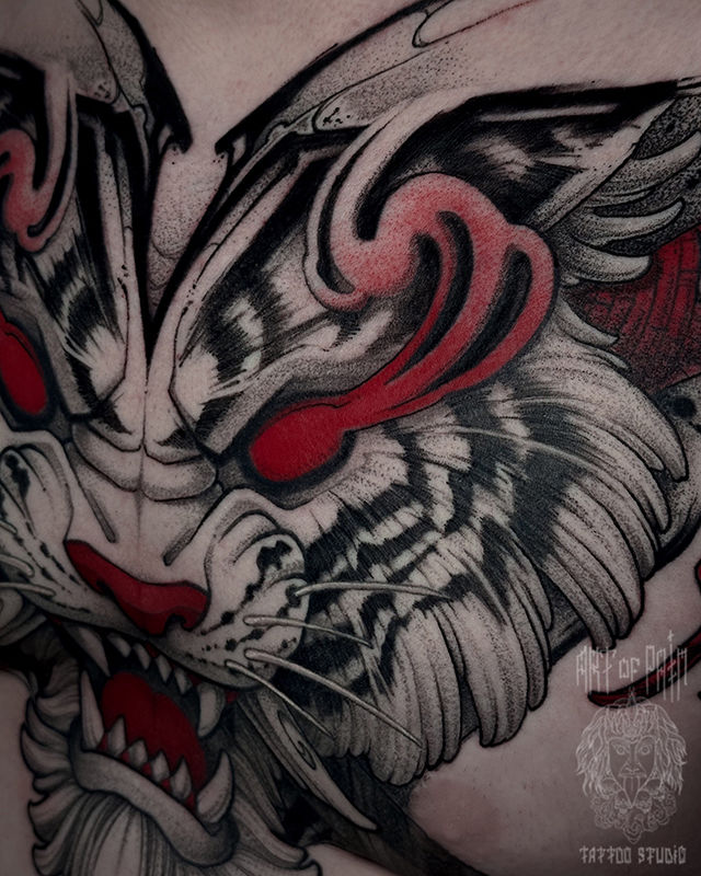 Татуировка мужская япония на груди тигр и огонь – Мастер тату: Денис Марченко