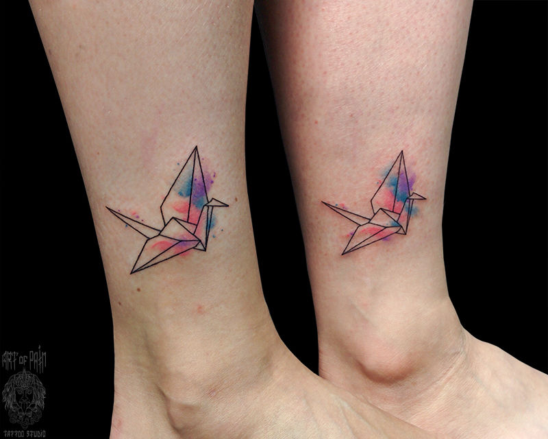 Татуировка женская графика и акварель на щиколотке оригами – Мастер тату: Евгения Шмидт