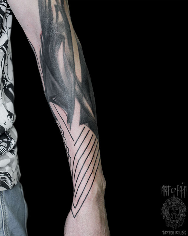 Татуировка мужская графика на руке геометрический узор – Мастер тату: 