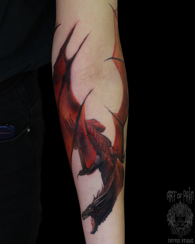 Татуировка женская фентези на предплечье красный дракон – Мастер тату: 