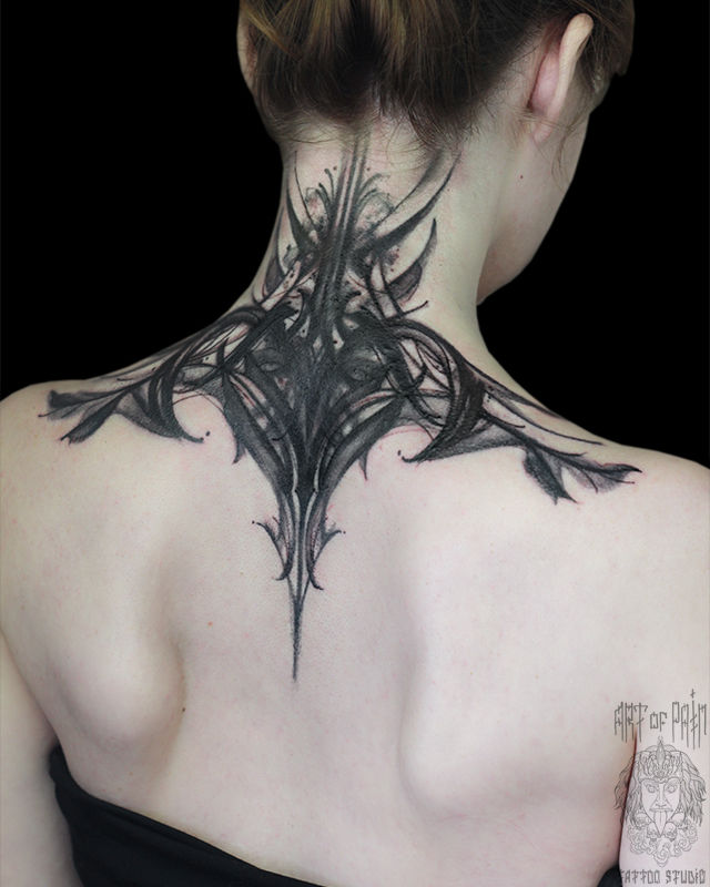 Татуировка женская графика на шее узор (абстракция) – Мастер тату: 