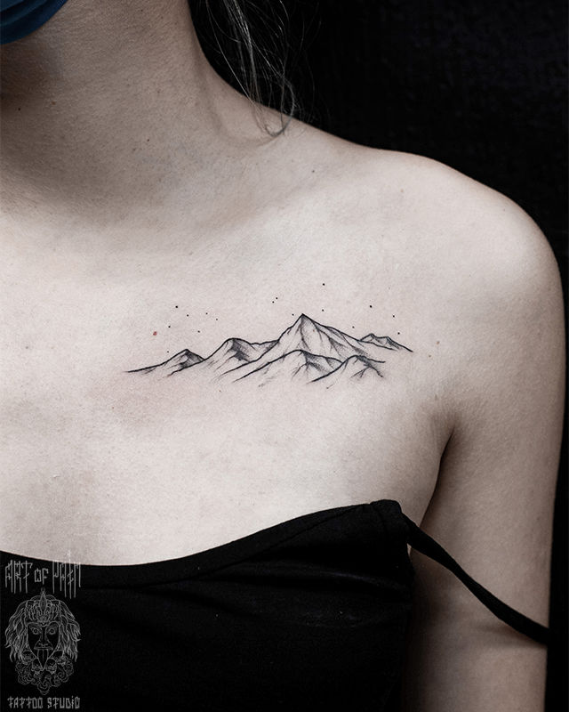 Татуировка женская графика на груди горы – Мастер тату: Мария Котова