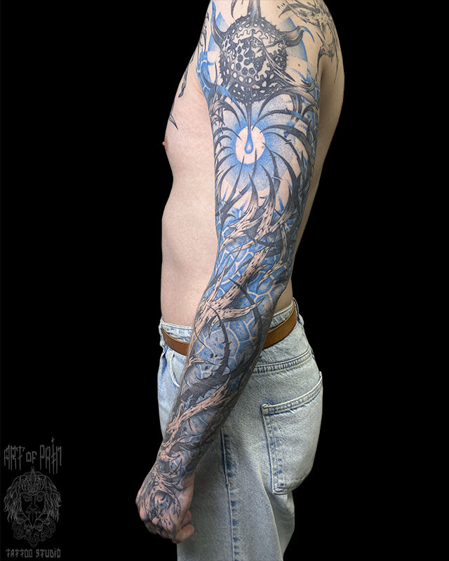 Татуировка мужская графика на тату-рукав абстракция, растения – Мастер тату: Николай Орф
