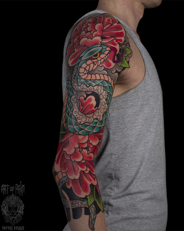 Татуировка мужская япония тату-рукав змея и пионы – Мастер тату: Марк Акулов