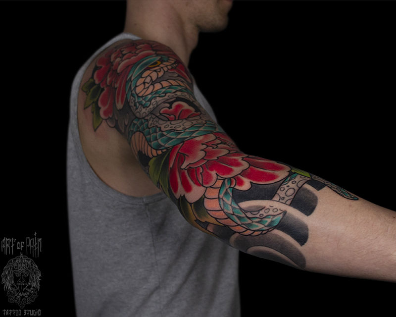Татуировка мужская япония тату-рукав голубая змея и пионы – Мастер тату: Марк Акулов