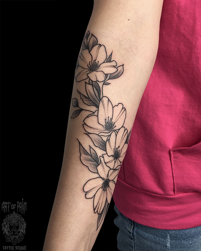 Татуировка женская графика на предплечье (сбоку) цветы – Мастер тату: Евгения Шмидт