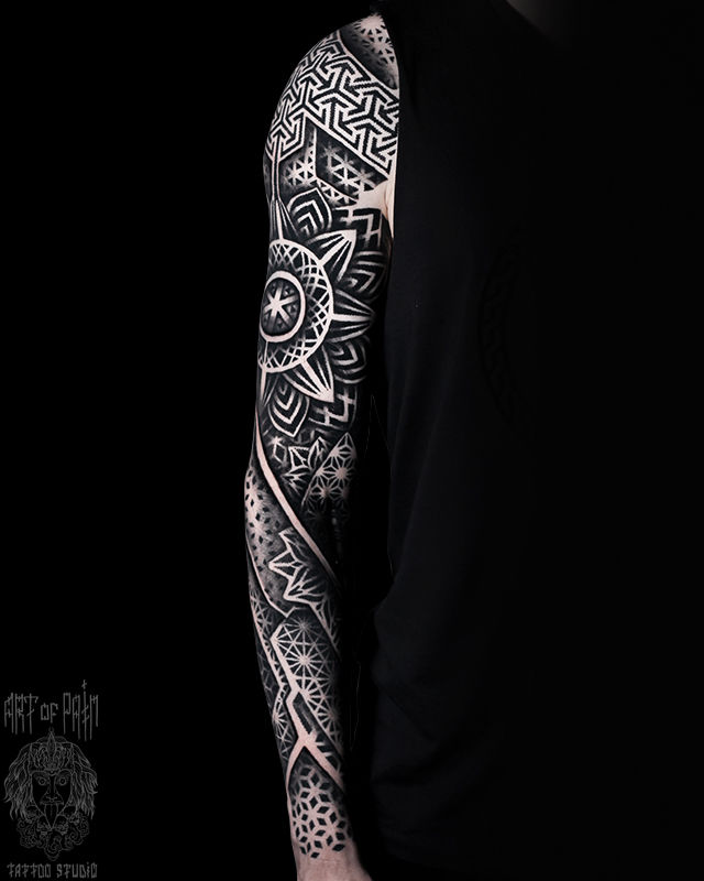Татуировка мужская орнаментал тату-рукав орнамент – Мастер тату: Юрий Хандрыкин