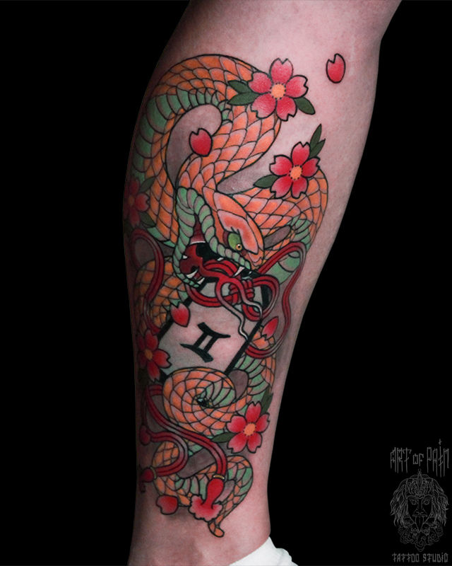 Татуировка мужская япония на голени змея – Мастер тату: Марк Акулов