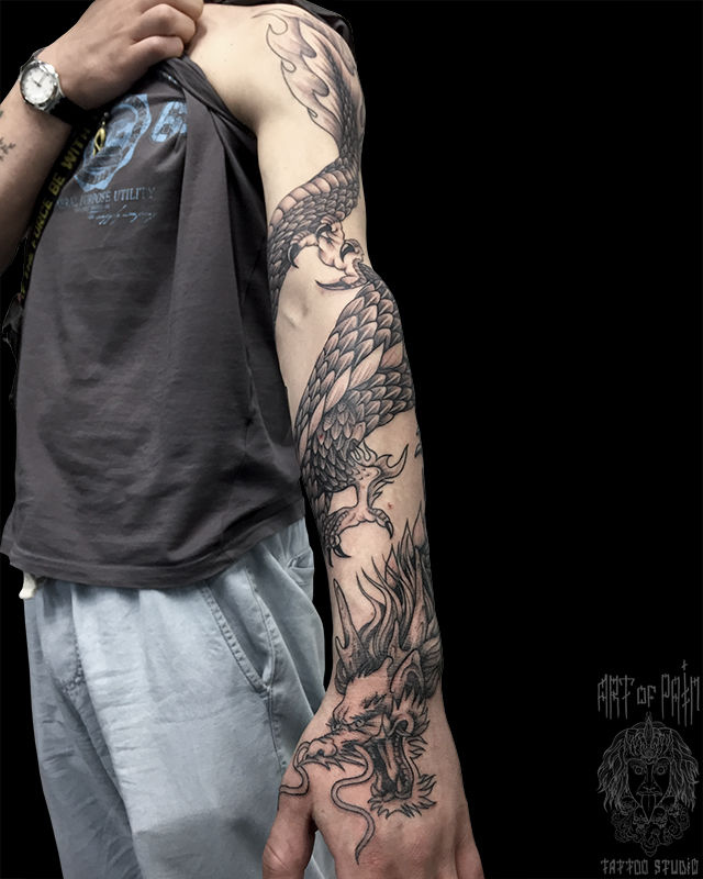 Татуировка мужская графика на руке дракон – Мастер тату: Анастасия Родина