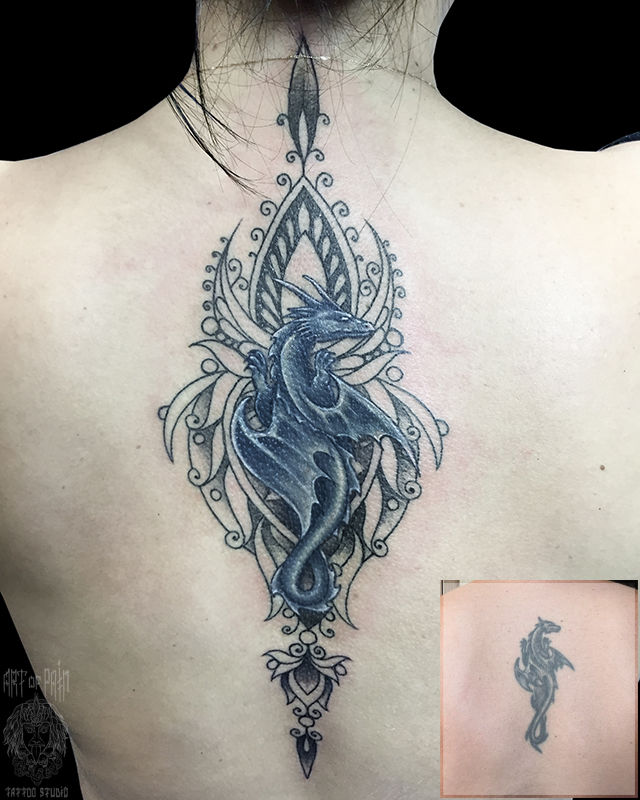 Татуировка женская графика на спине дракон и узор кавер – Мастер тату: Анастасия Родина