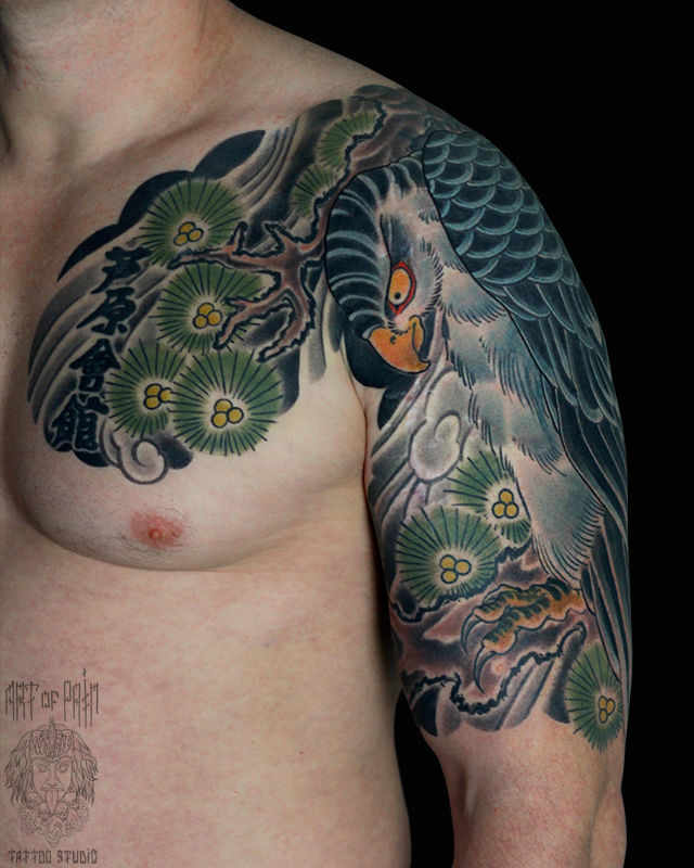 Татуировка мужская япония на плече голубой орел – Мастер тату: Марк Акулов