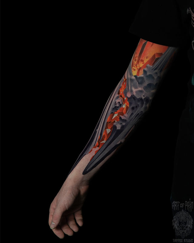 Татуировка женская реализм на предплечье вулкан – Мастер тату: Александр Pusstattoo