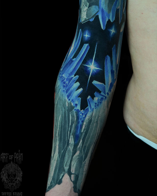 Татуировка мужская реализм на руке кристалл – Мастер тату: Александр Pusstattoo