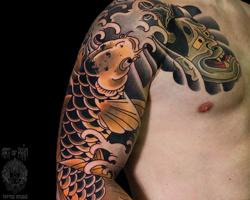 Татуировка мужская япония на плече карп и ханья на ключице – Мастер тату: Марк Акулов