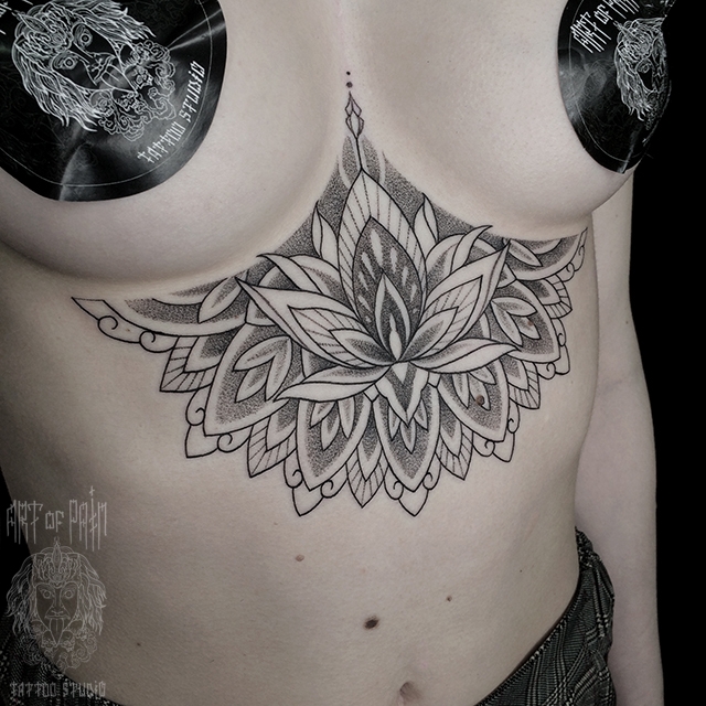 татуировка женская дотворк под грудью узор – Мастер тату: 
