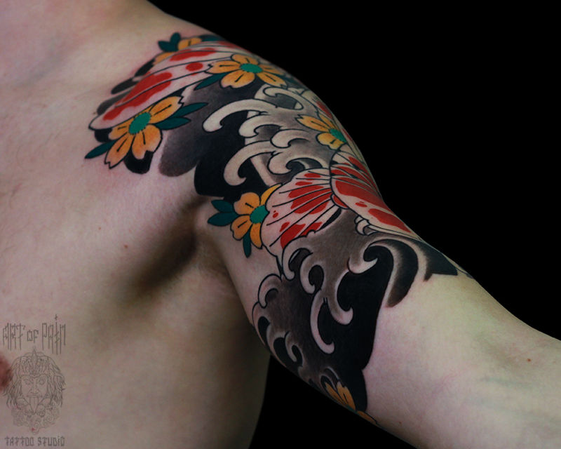 Татуировка мужская япония на плече карп – Мастер тату: Марк Акулов