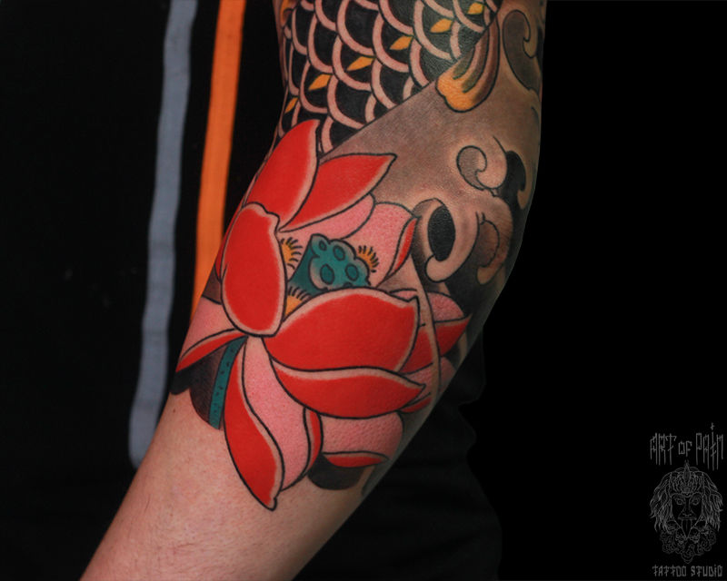 Татуировка мужская япония на предплечье лотос – Мастер тату: Марк Акулов
