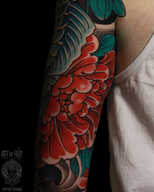 Татуировка мужская япония на плече пион – Мастер тату: Марк Акулов