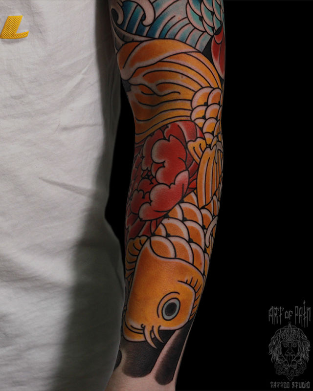 Татуировка мужская япония на предплечье два карпа – Мастер тату: Марк Акулов