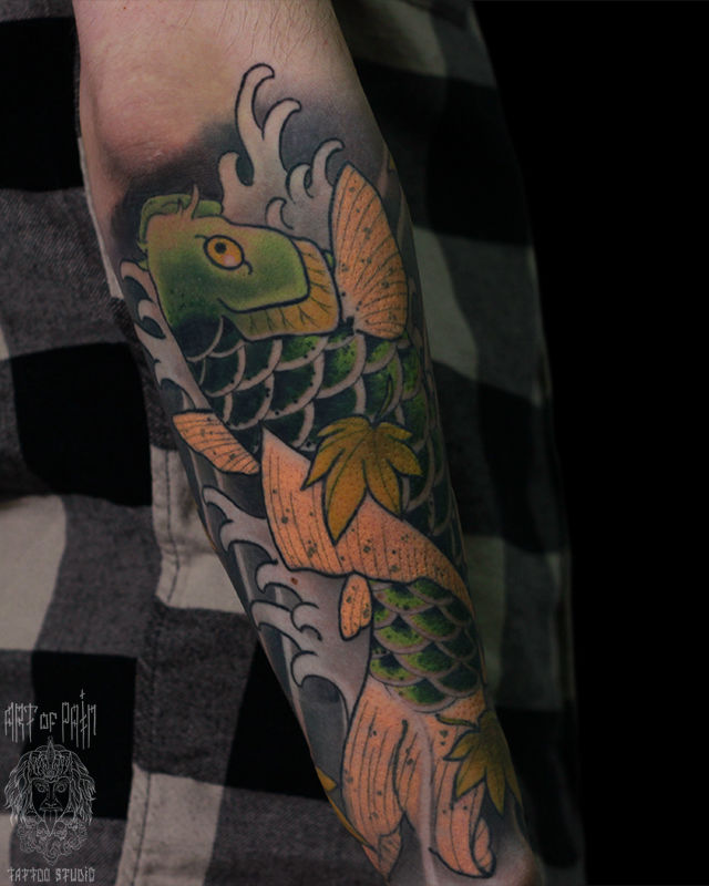 Татуировка мужская япония на предплечье зеленый карп – Мастер тату: Марк Акулов