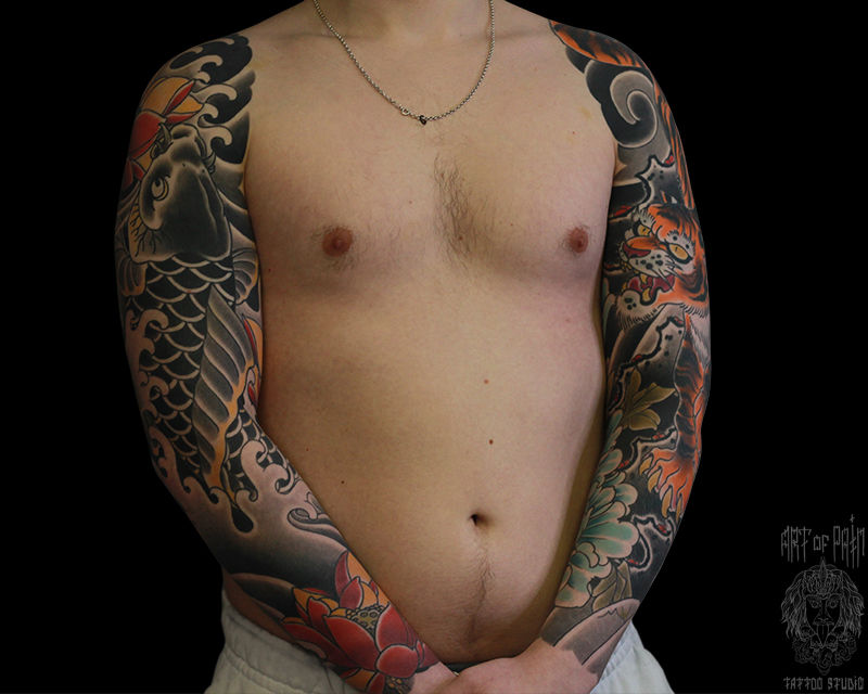 Татуировка мужская япония тату-рукав красный лотос, карп и тигр – Мастер тату: Марк Акулов