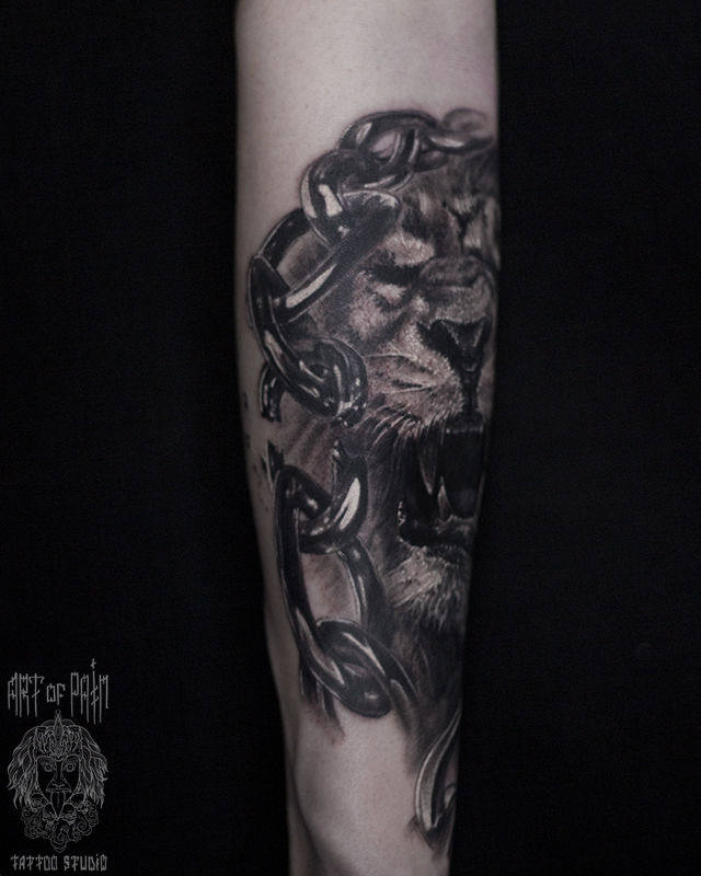 Татуировка мужская в стиле реализм лев на предплечье – Мастер тату: 