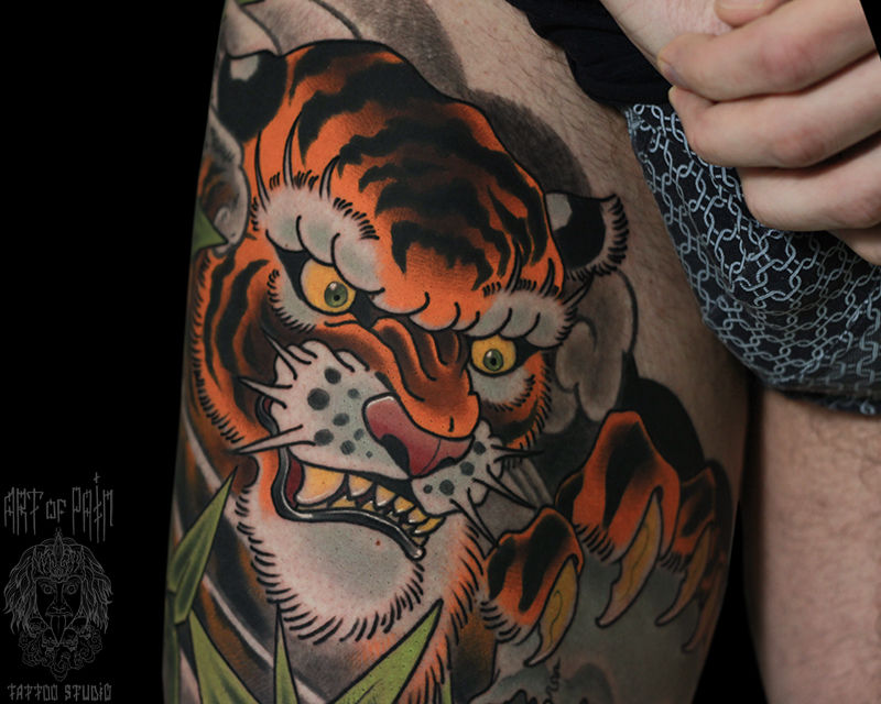Татуировка мужская япония на бедре тигр – Мастер тату: Марк Акулов